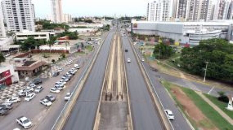 No Jornal Nacional, prefeito e especialista em mobilidade urbana citam que o BRT é um retrocesso e R$1 bilhão será jogado fora