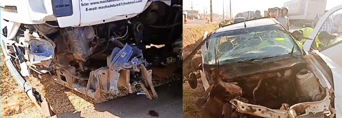 Acidente entre carro e caminhão deixa mulher em estado grave