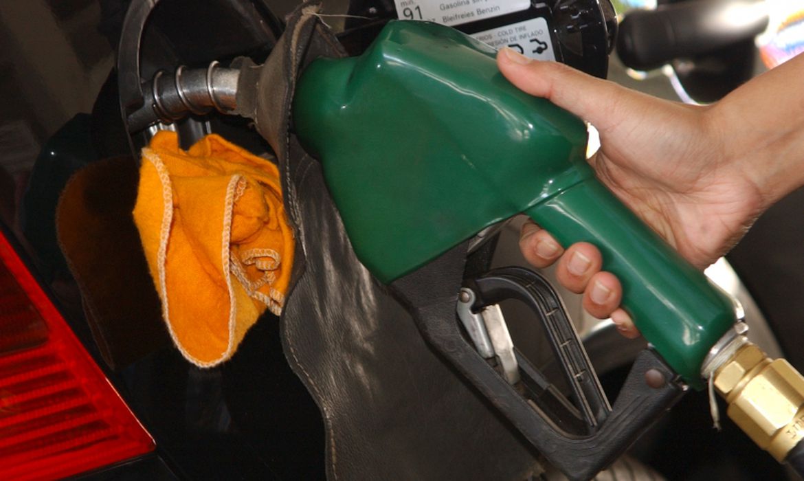 Preço do etanol sobe em 12 Estados, cai em outros 12 e no DF, e fica estável em 2, aponta ANP