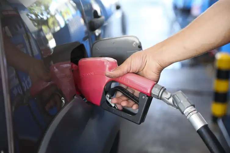 Entenda como os preços dos combustíveis se comportaram em 2023