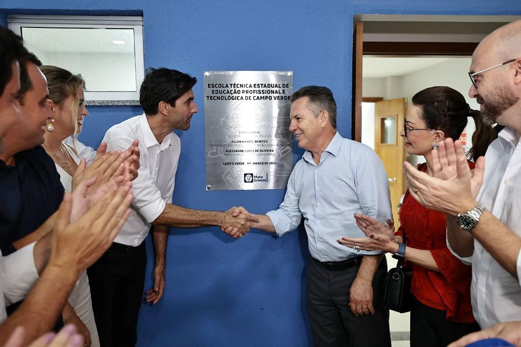 “Gestão diferenciada”, diz prefeito em lançamentos do SER Família Habitação e entrega de Escola Técnica